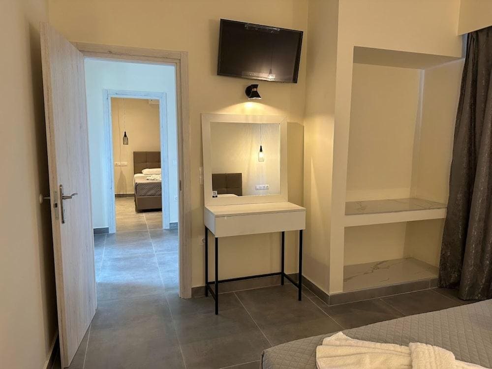 Aqua Luxury Suites