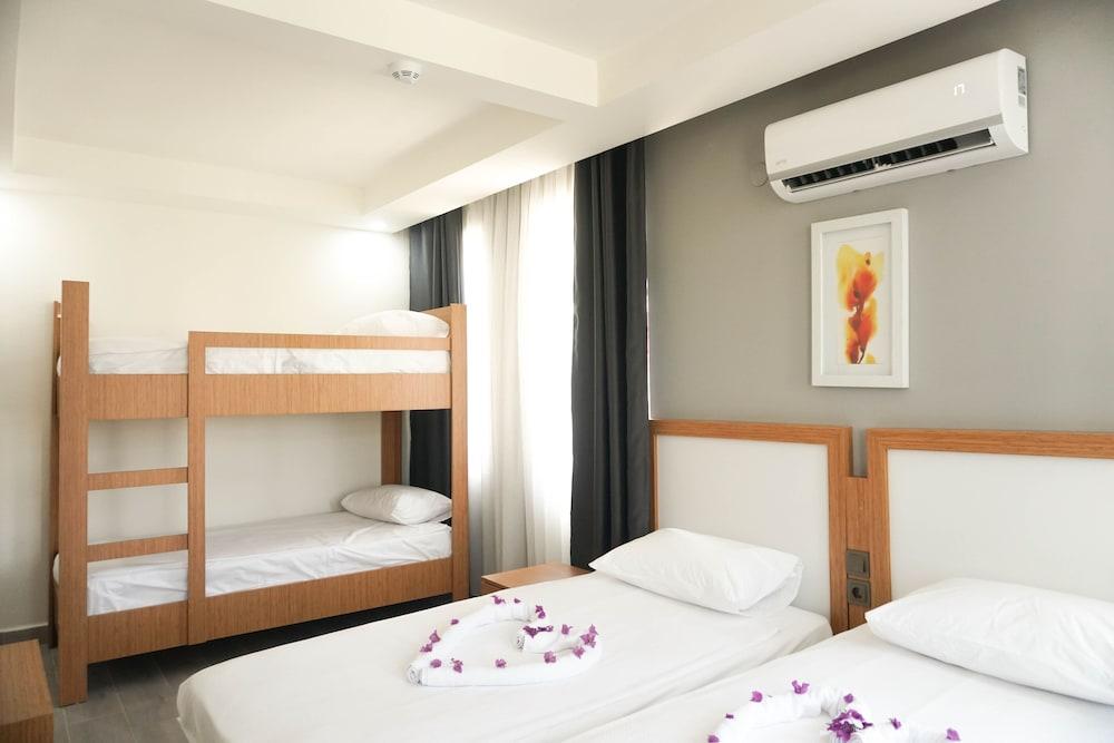 Grand Naz Garden Hotel