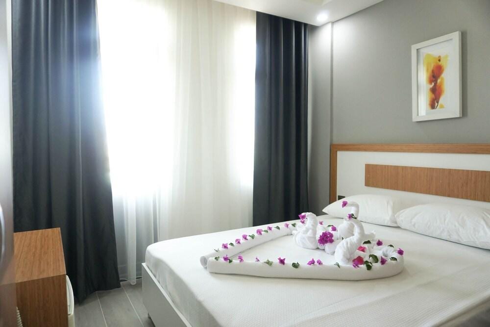 Grand Naz Garden Hotel