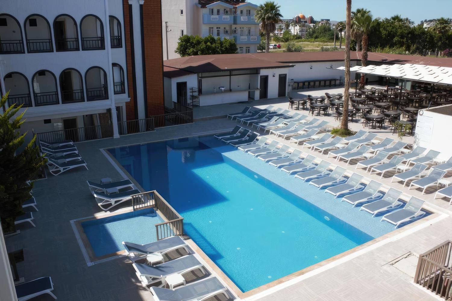 Grand Naz Garden Hotel