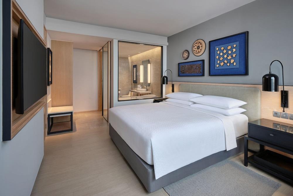 Four Points by Sheraton Phuket Patong Beach Resort