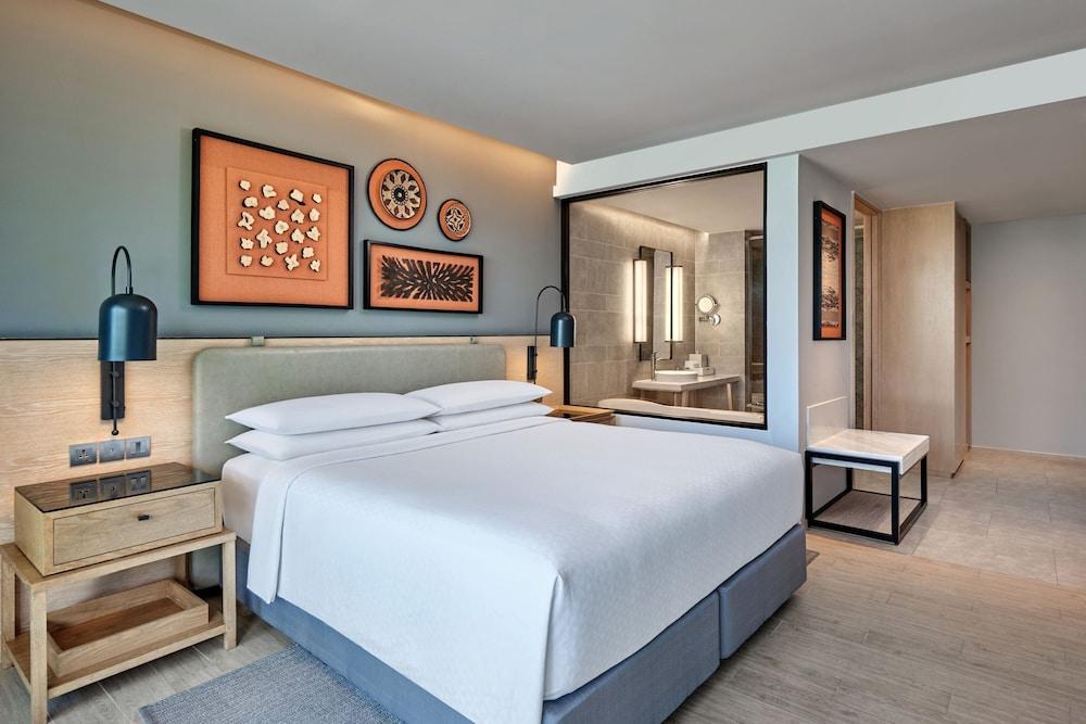 Four Points by Sheraton Phuket Patong Beach Resort