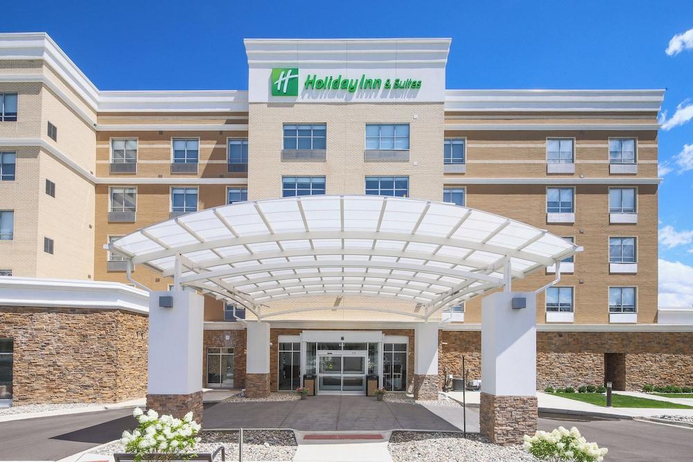 Holiday Inn & Suites Detroit - Troy