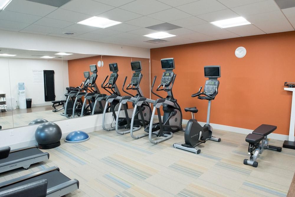 Holiday Inn Express & Suites Louisville North Jeffersonville