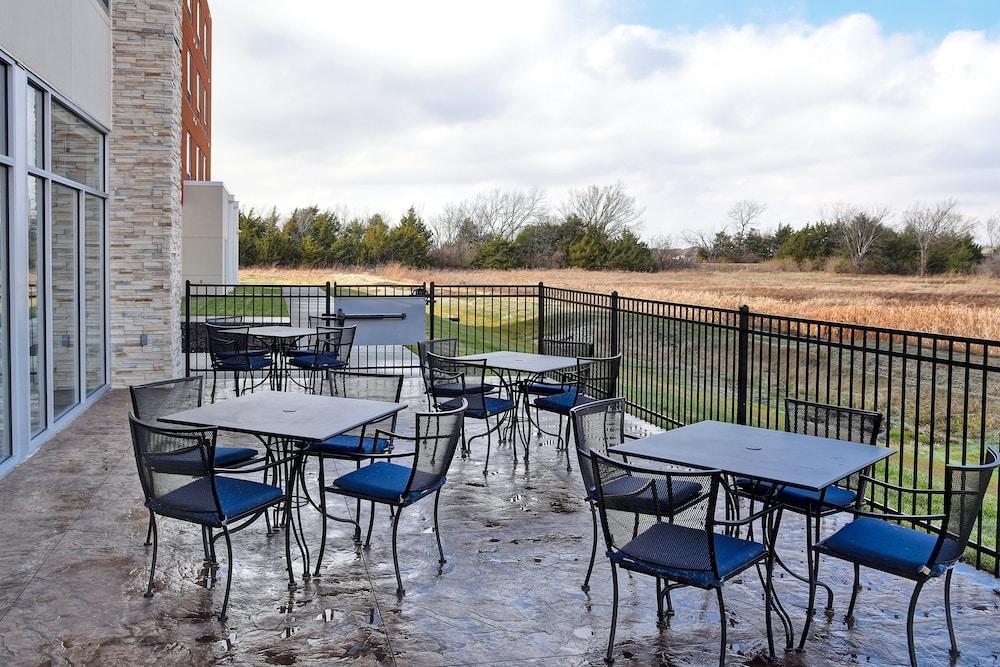 Holiday Inn Express & Suites Ottawa