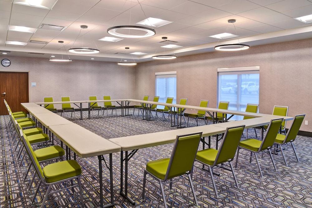 Holiday Inn Express & Suites Ottawa