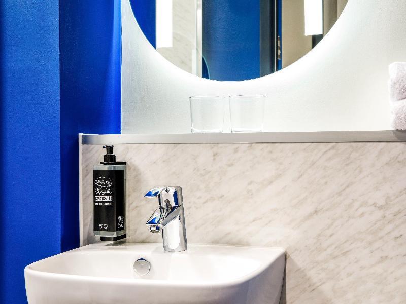 Holiday Inn Manchester Airport