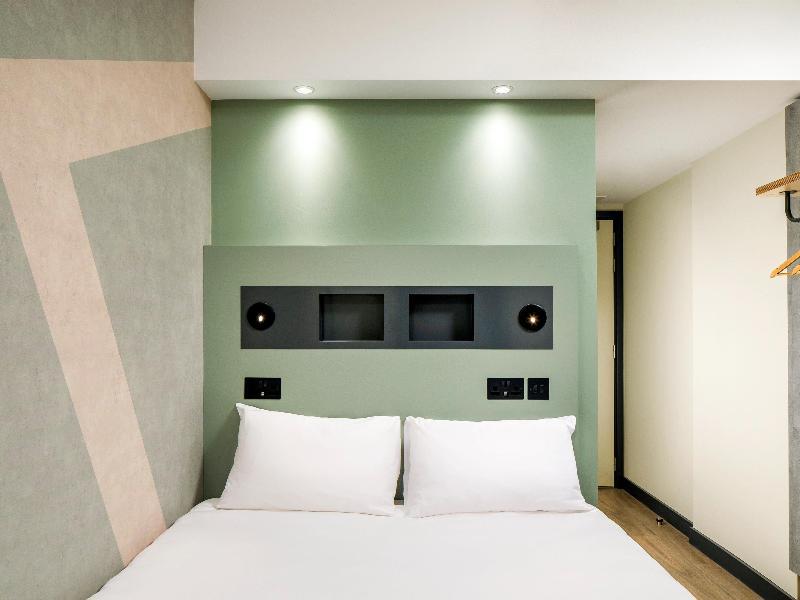 Holiday Inn Manchester Airport