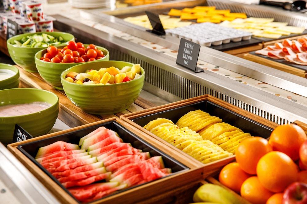 Holiday Inn Manchester Airport