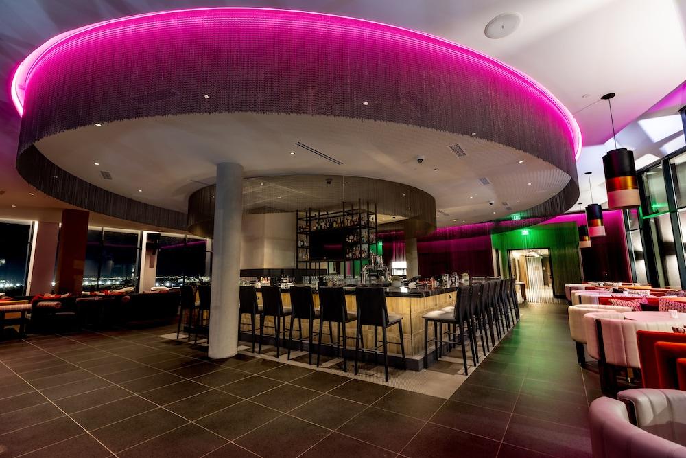 Cambria Hotel Austin Downtown