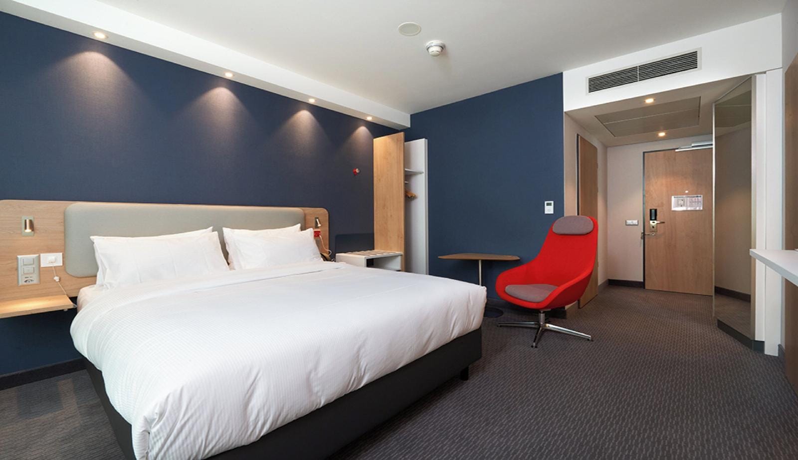 Holiday Inn Express And Suites Basel Allschwil