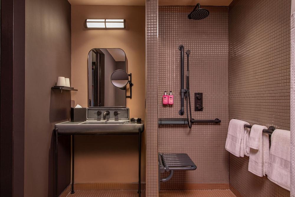 Moxy Downtown Los Angeles