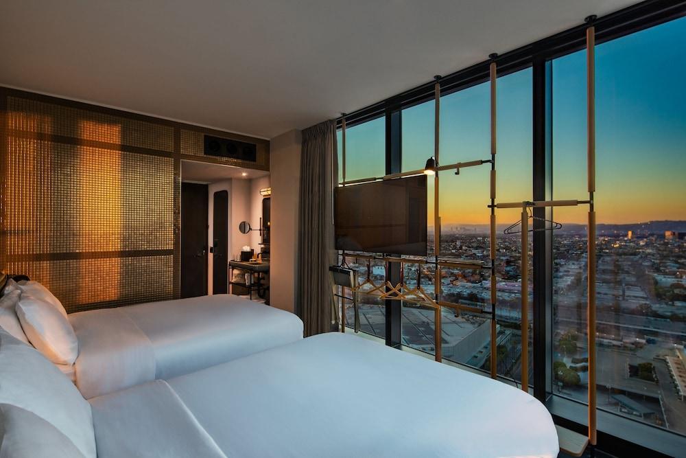 Moxy Downtown Los Angeles