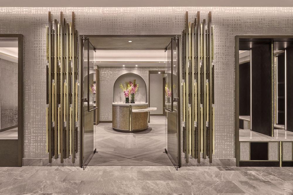 The St. Regis Chicago