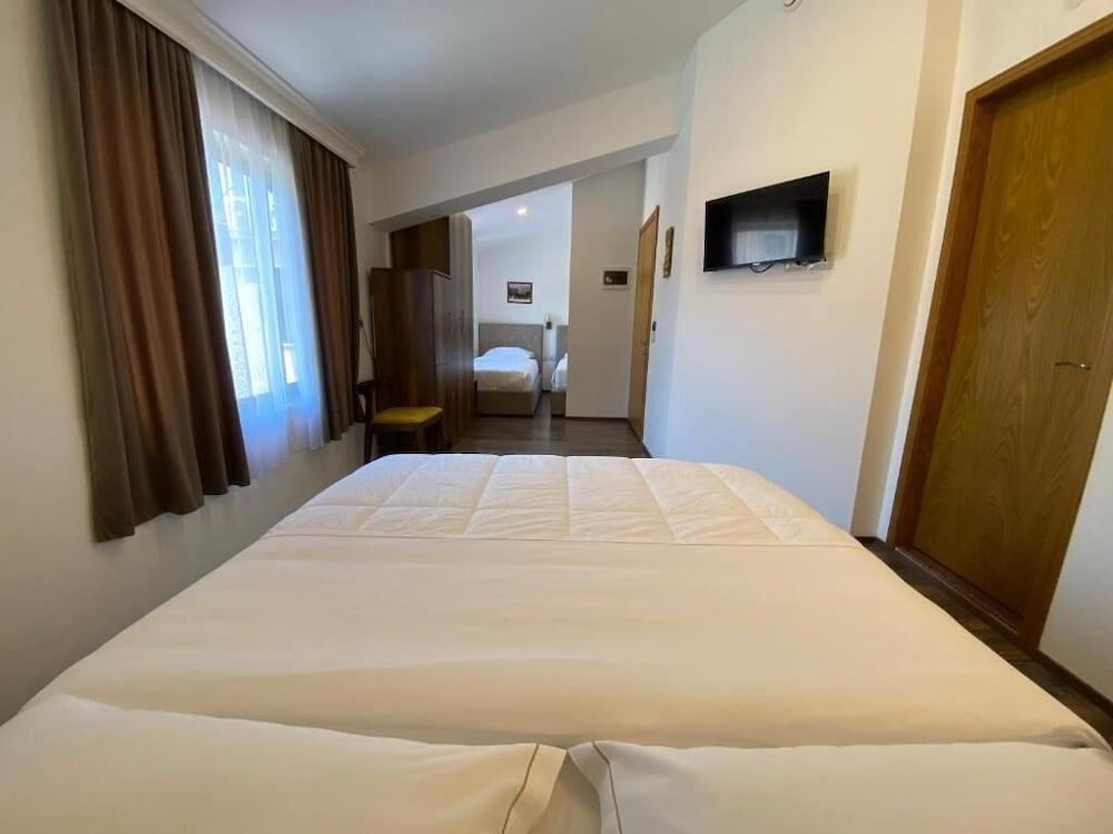 Hotel Republika Berat