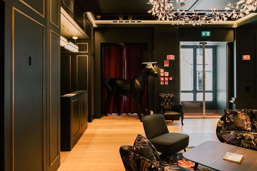 Art Legacy Hotel