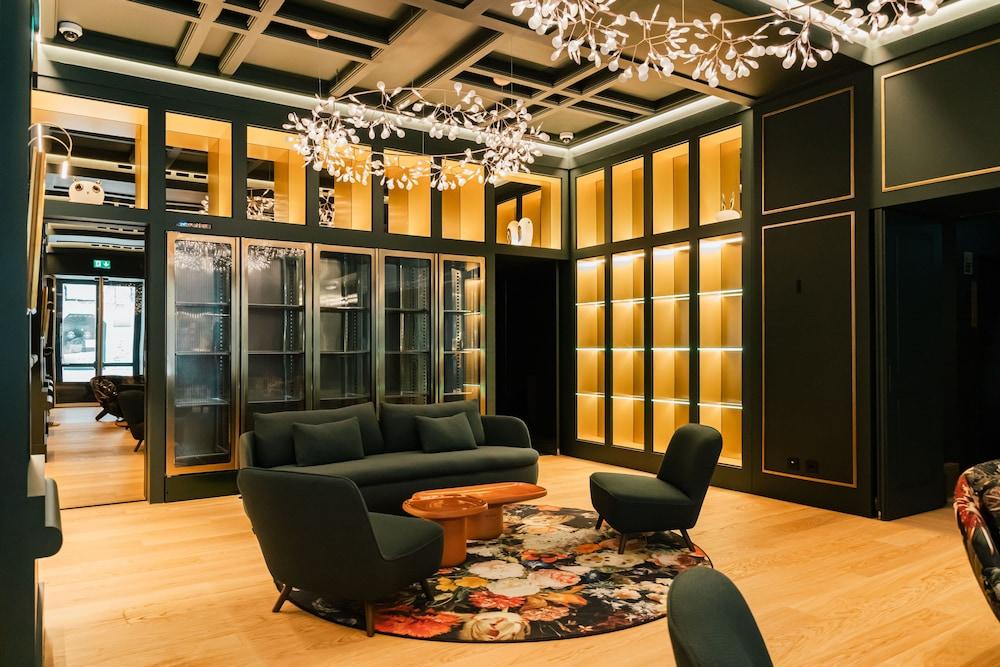 Art Legacy Hotel