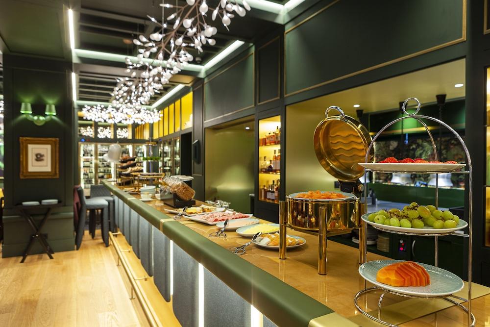 Art Legacy Hotel