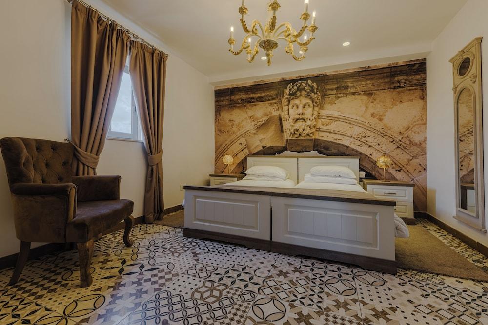 Jean De Valette Boutique Living