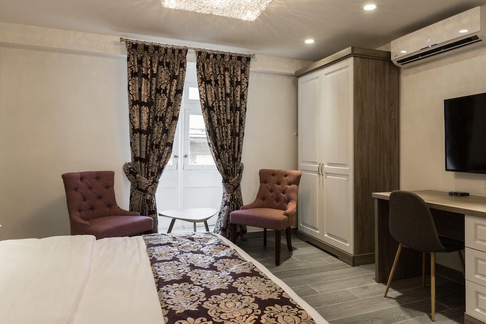 Jean De Valette Boutique Living