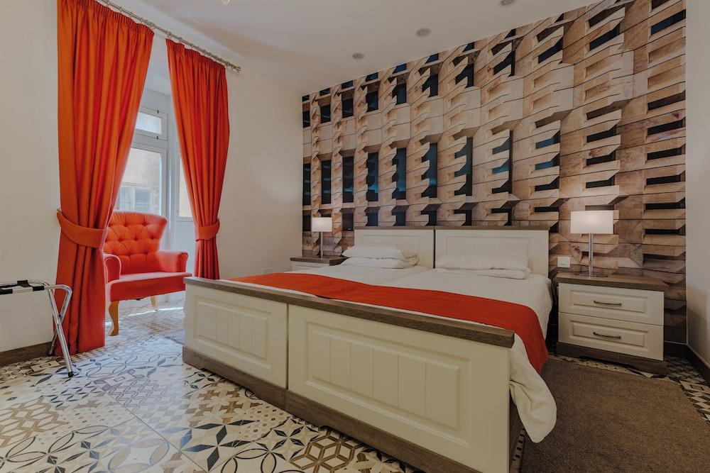 Jean De Valette Boutique Living