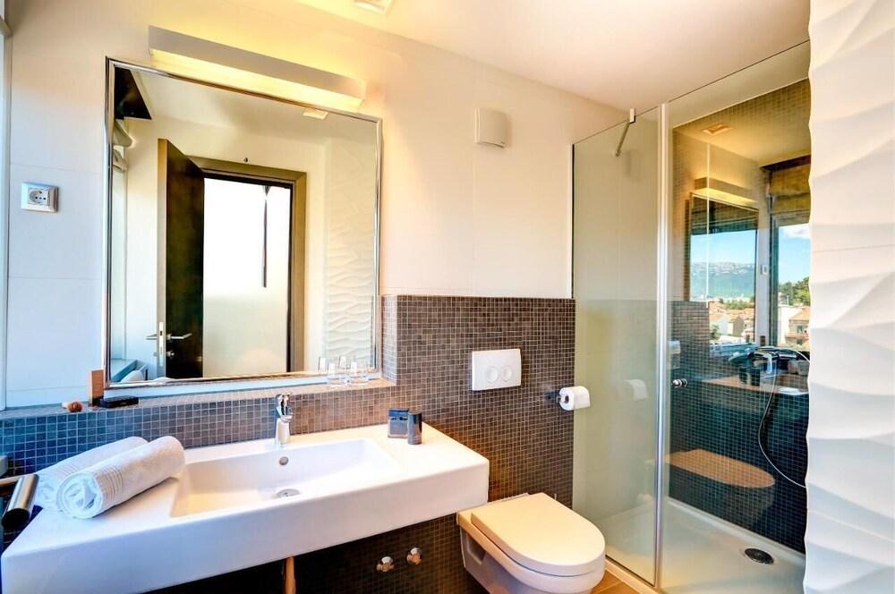 Seascape Luxury Rooms