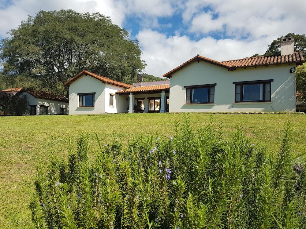 Hotel Torrontes