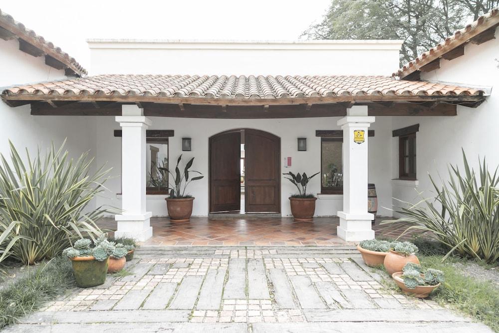 Hotel Torrontes