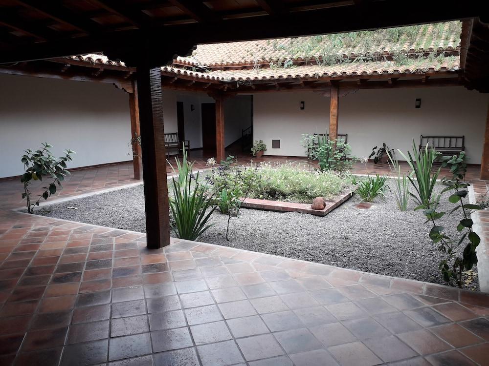 Hotel Torrontes