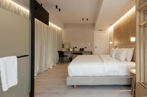 LUX&EASY Signature Syggrou 234