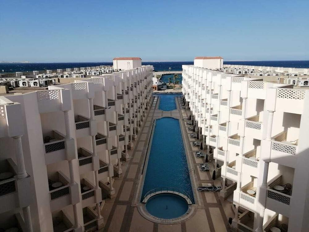 White Valley Palace