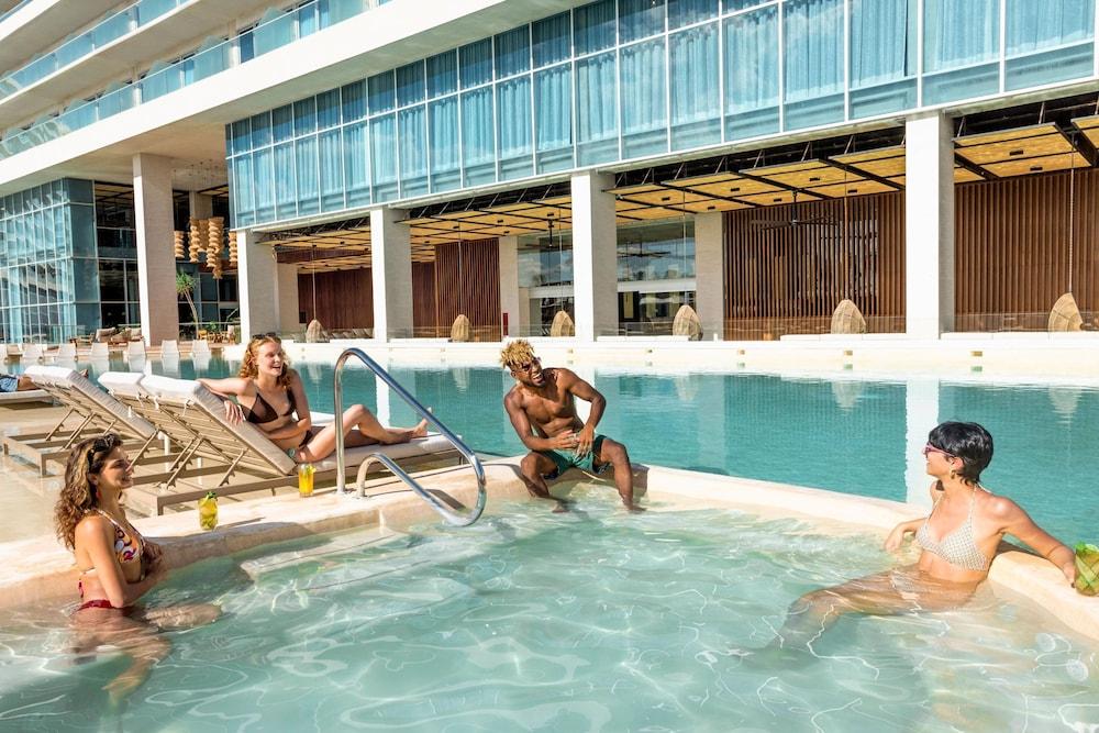 Hyatt Vivid Gran Island