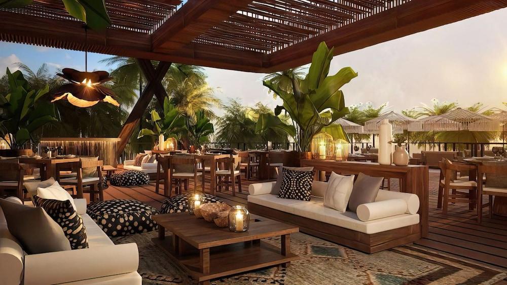 Hyatt Vivid Gran Island