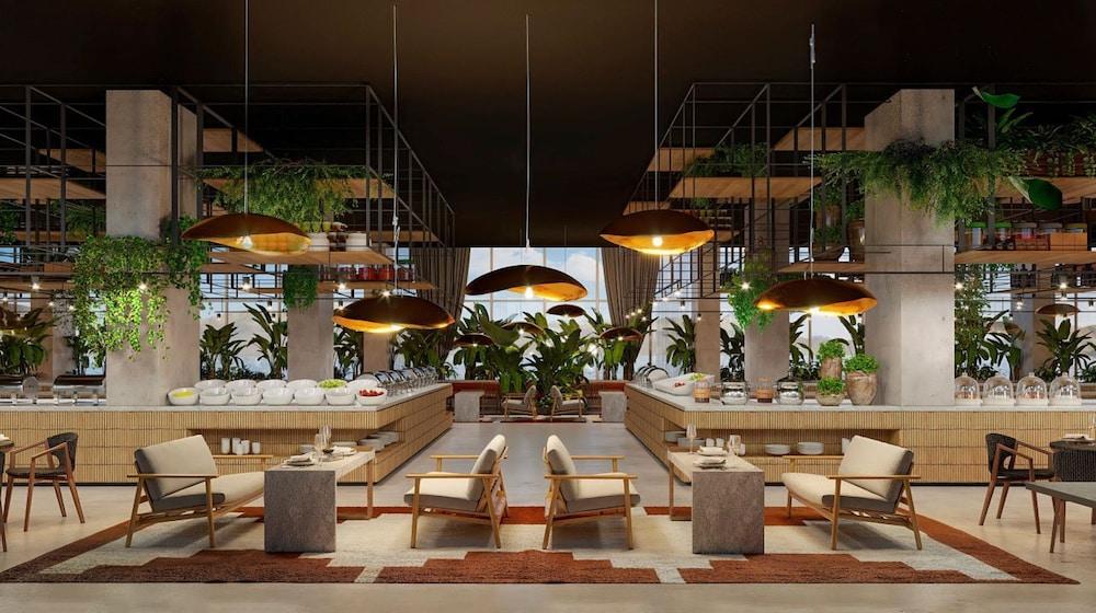 Hyatt Vivid Gran Island