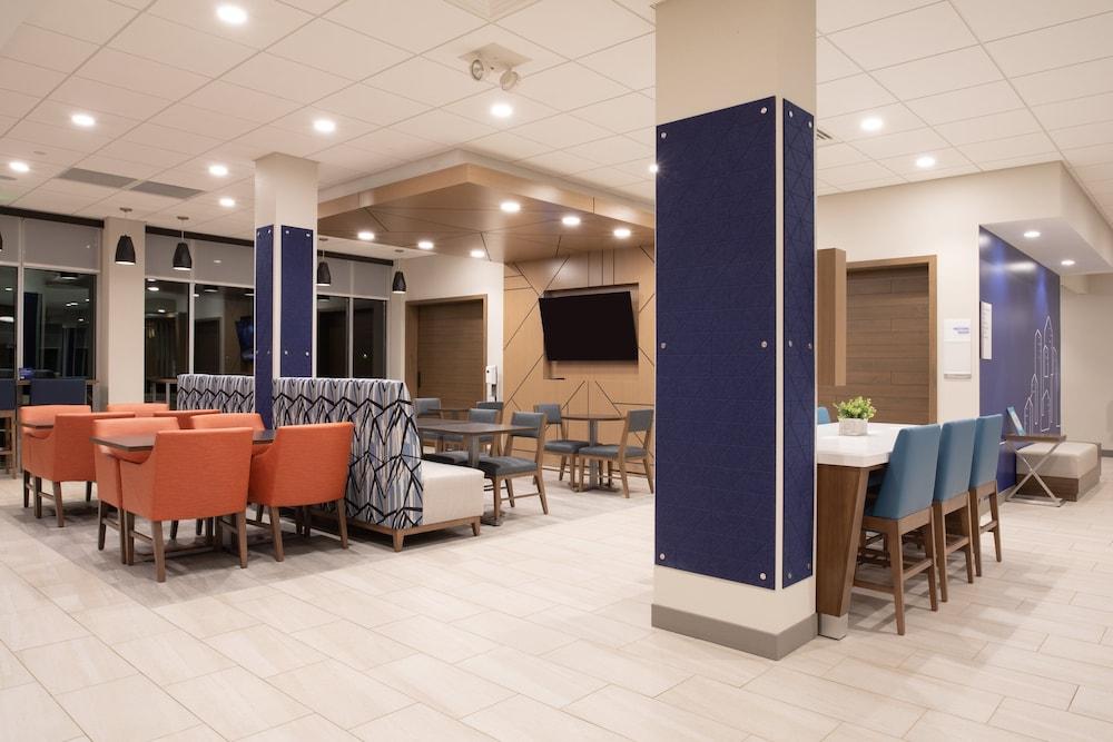 Holiday Inn Express and Suites Burley, an IHG Hotel