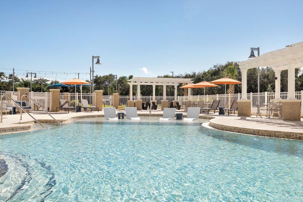 Holiday Inn Express Cape Canaveral an IHG Hotel
