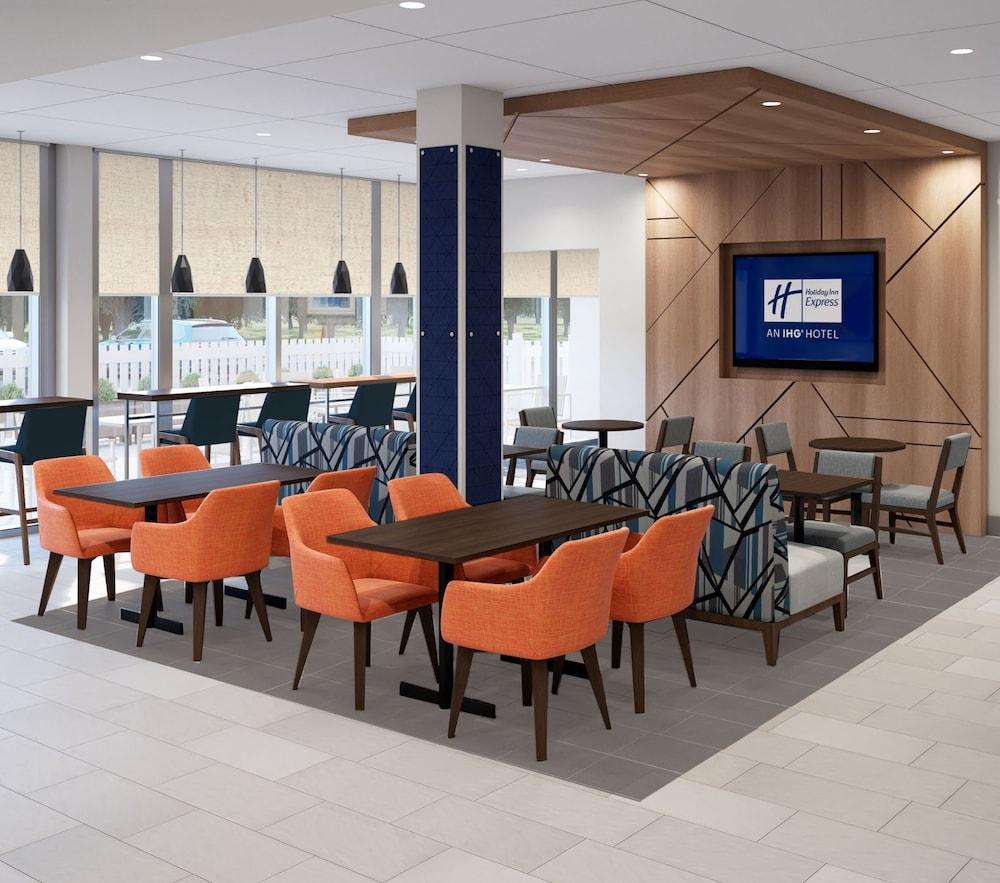 Holiday Inn Express Cape Canaveral an IHG Hotel