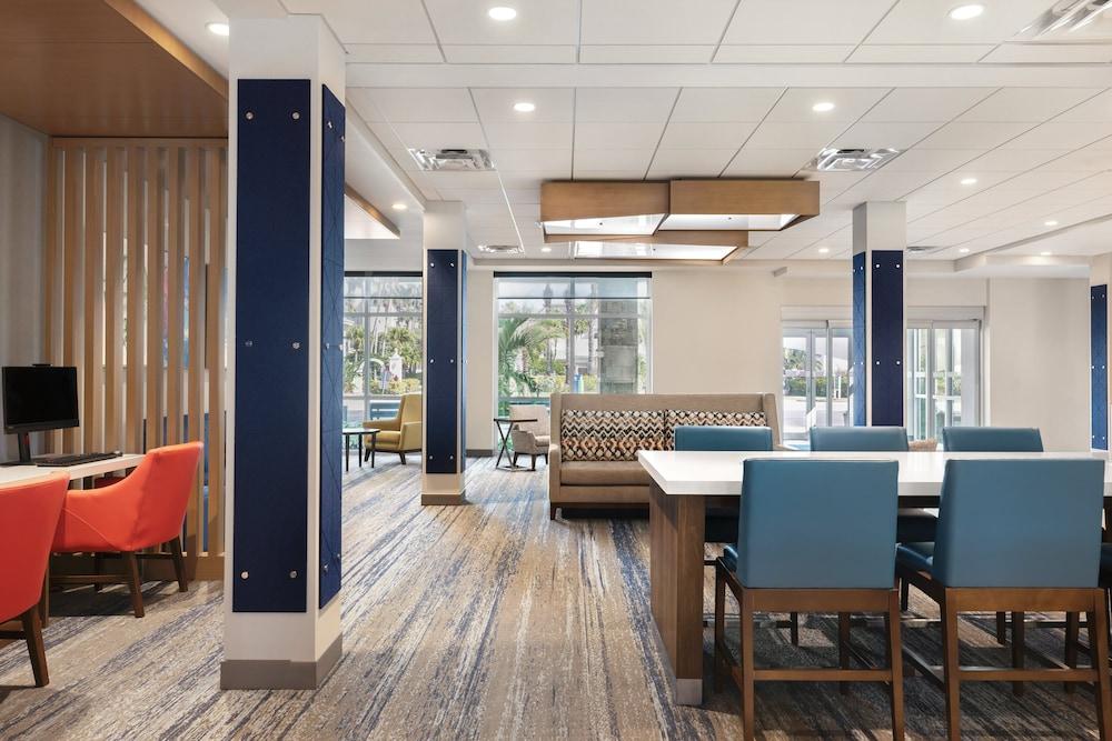 Holiday Inn Express Cape Canaveral an IHG Hotel
