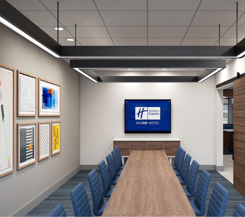 Holiday Inn Express Cape Canaveral an IHG Hotel