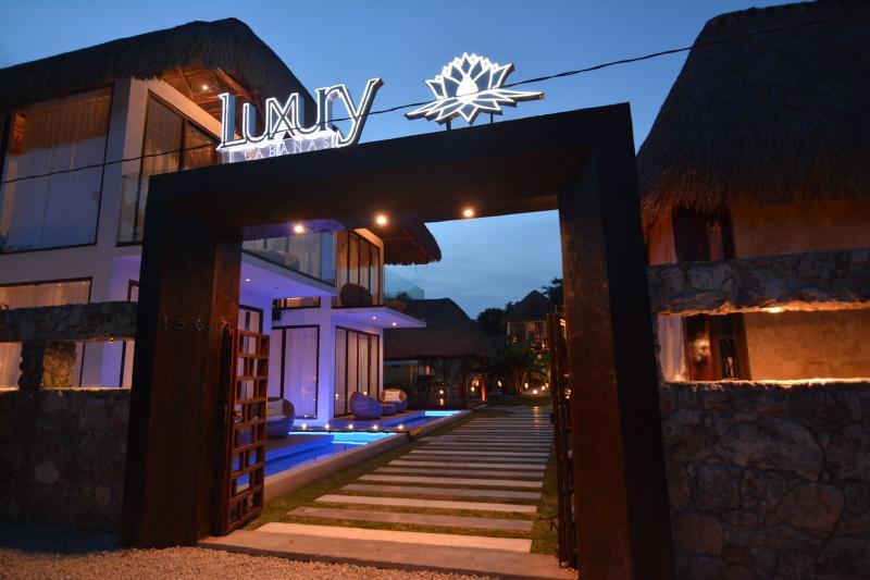 Luxury Cabanas