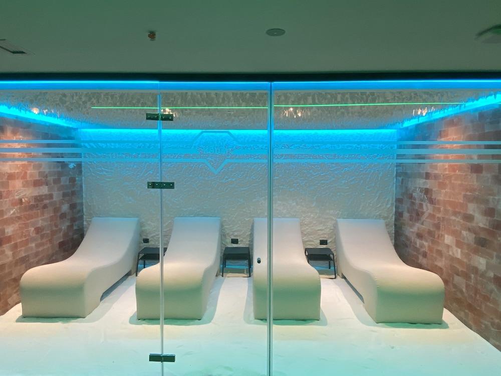 Black Diamond Hotel