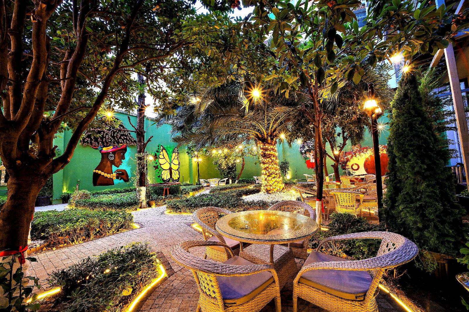 Walton Gardens Pera