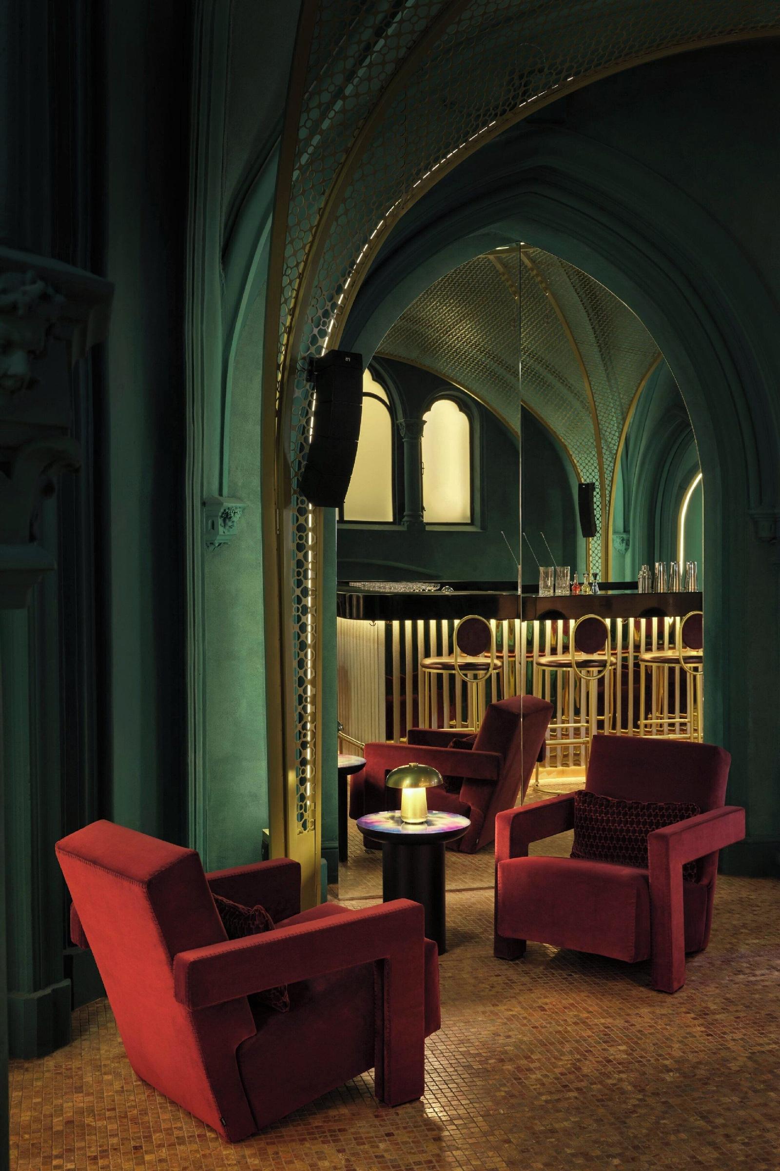 W Budapest