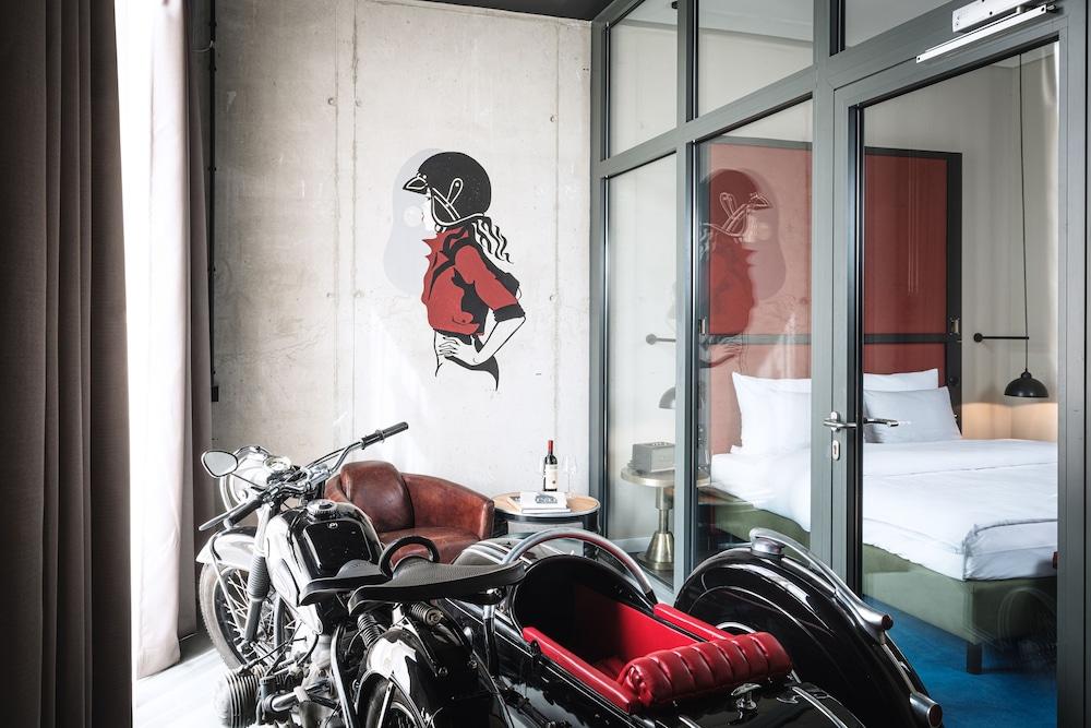 AMERON Munchen Motorworld