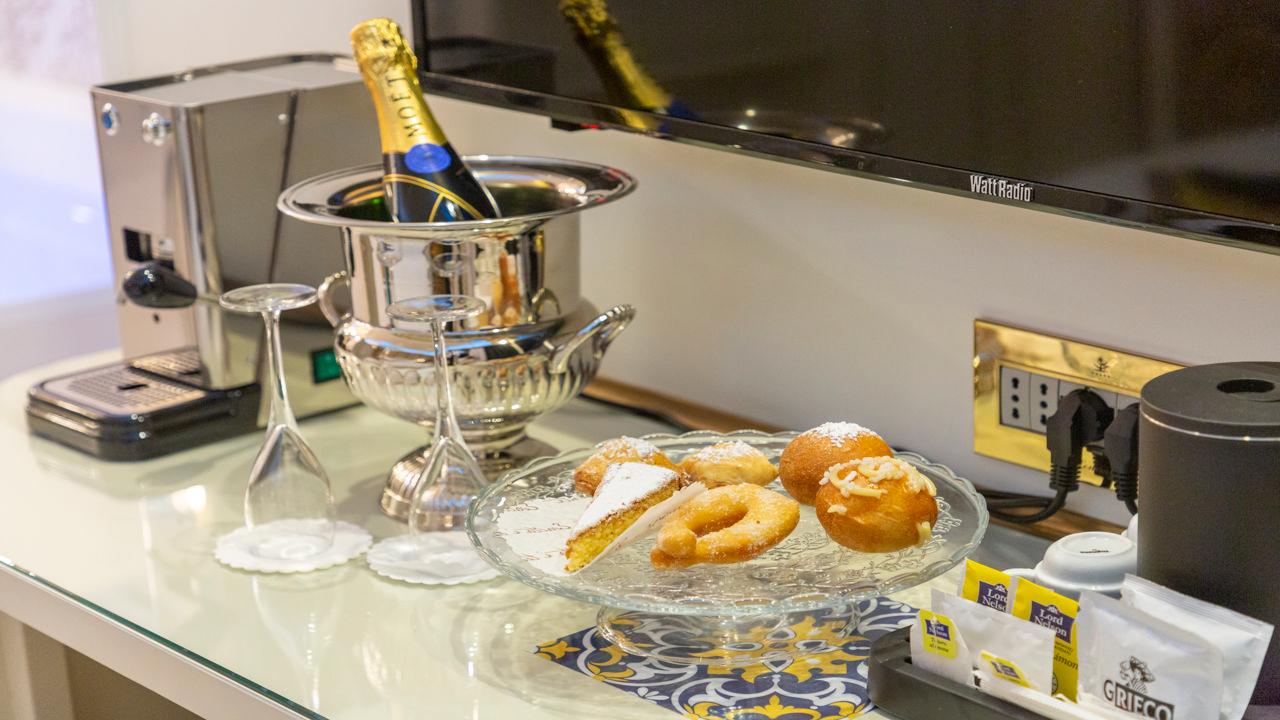 Leucosya Luxury Rooms