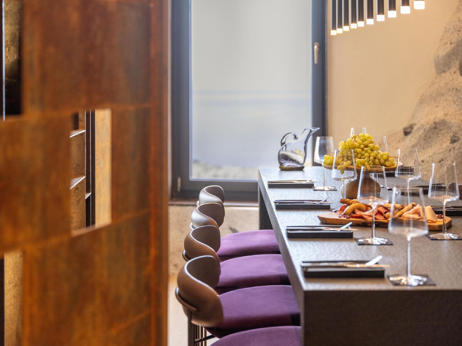 Santo Mine Oia Suites