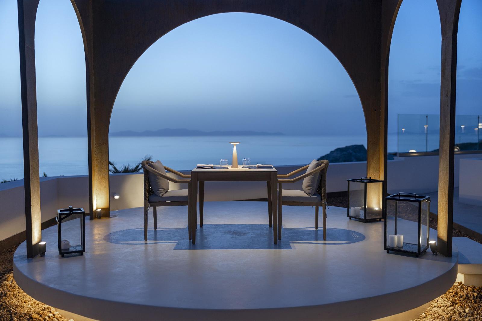 Santo Mine Oia Suites