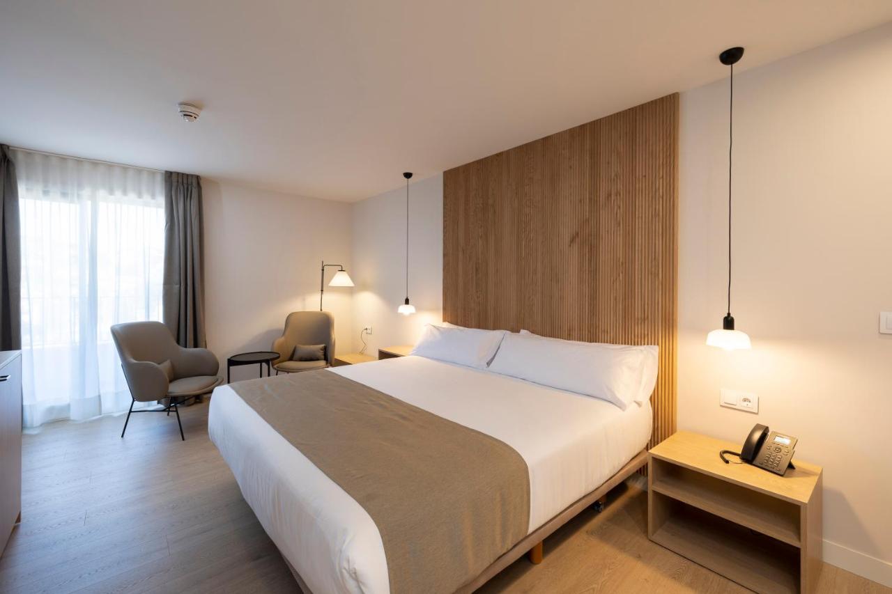 Hotel H4