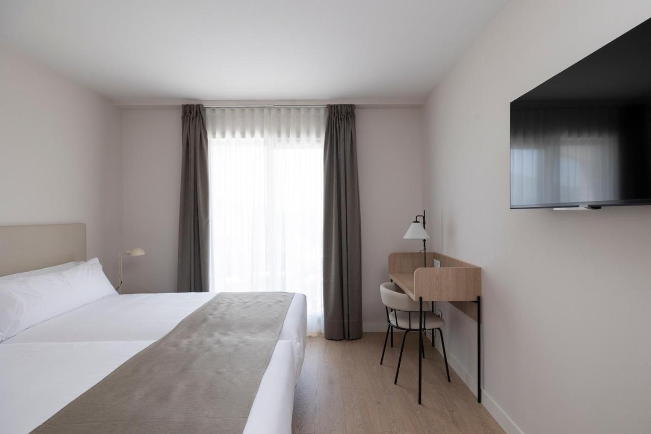 Hotel H4