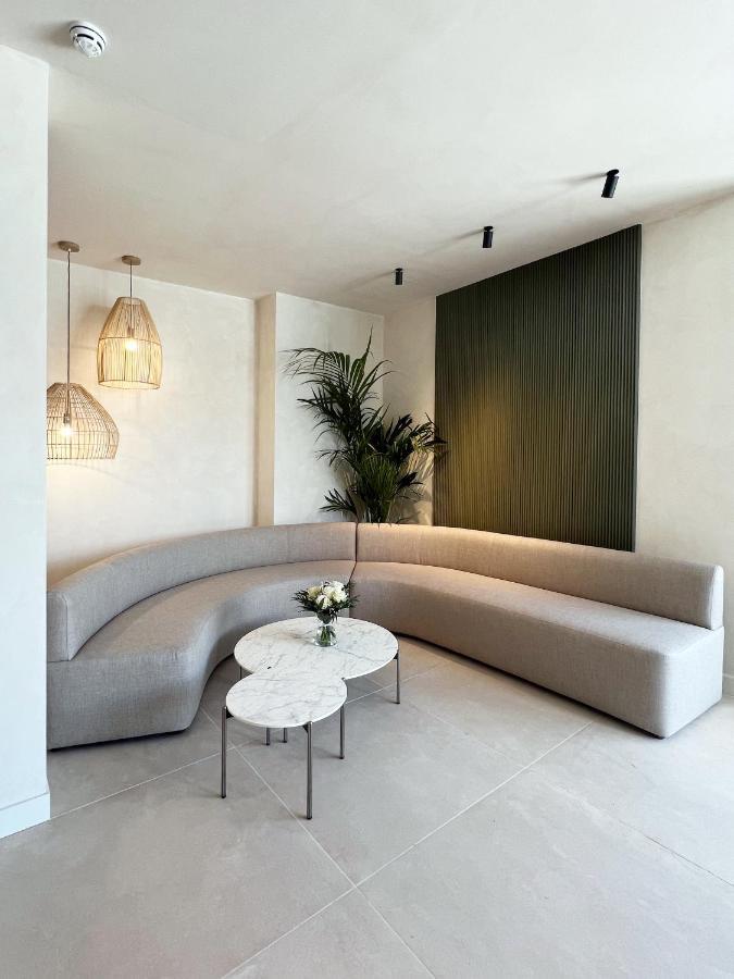 Hotel H4